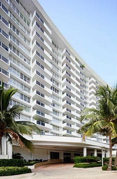 A11938800 — Miami Beach — 41