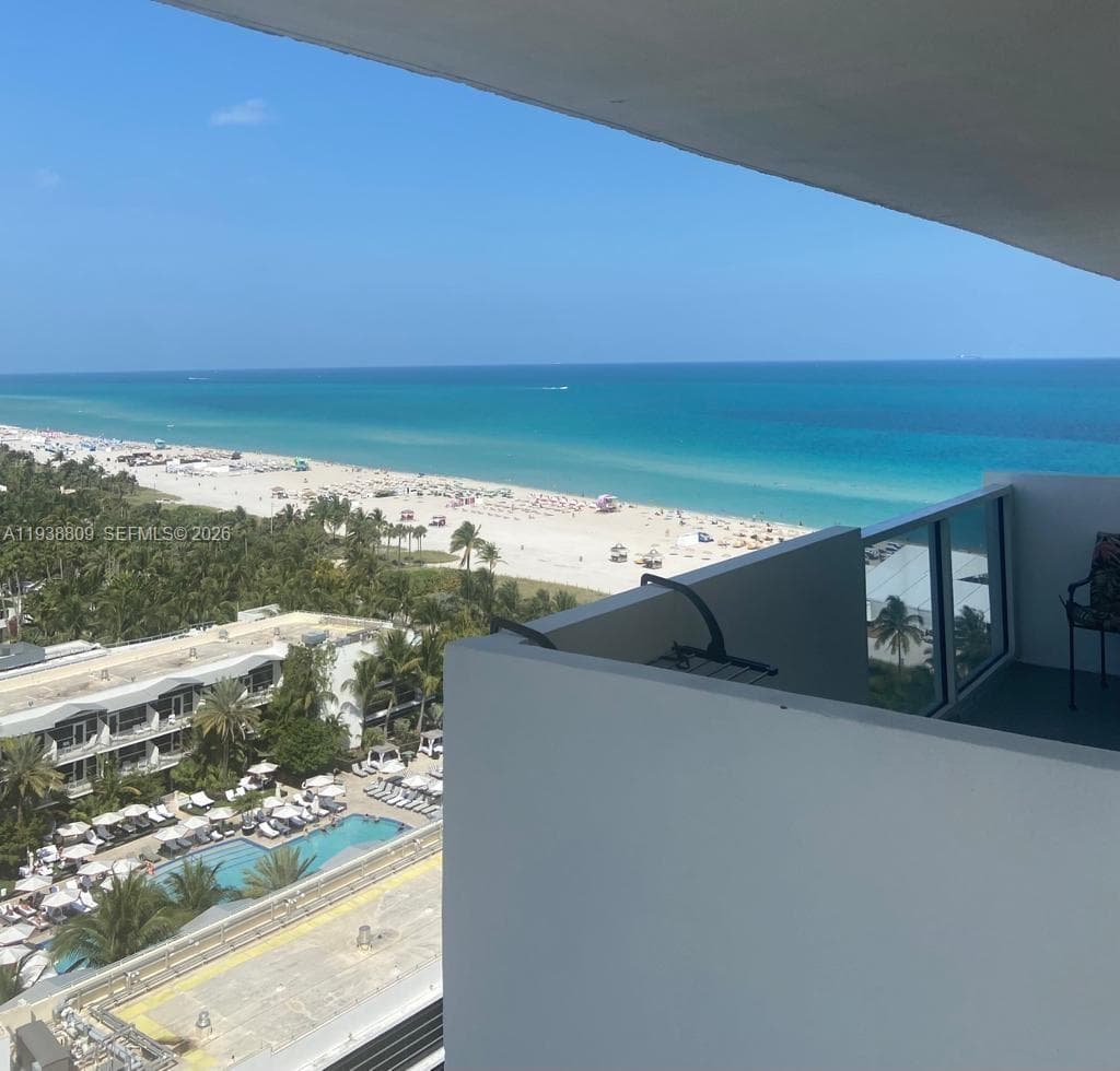 A11938809 — Miami Beach — 2