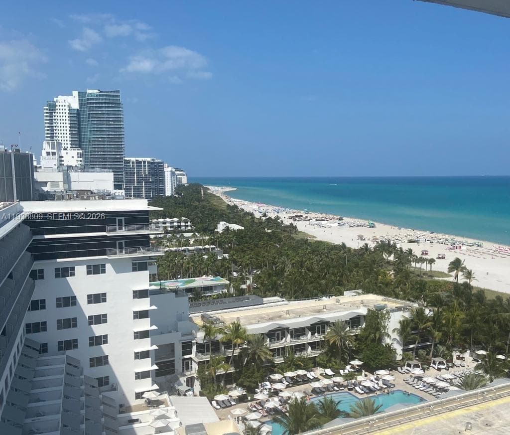 A11938809 — Miami Beach