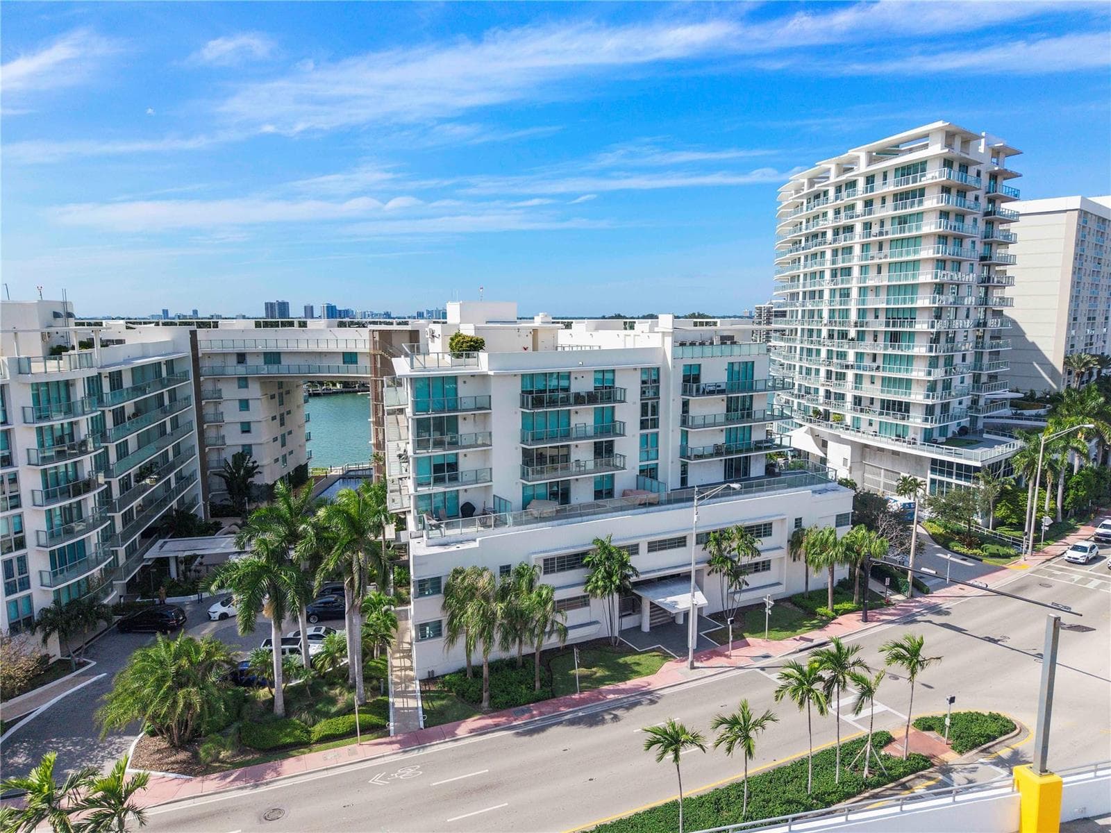 F10543445 — Miami Beach — 56