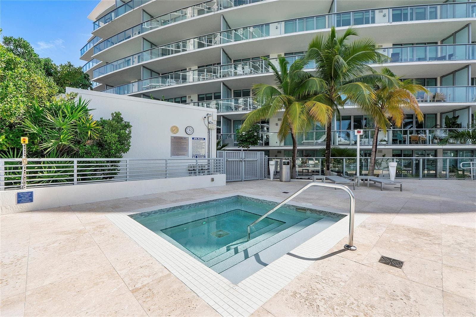 F10543445 — Miami Beach — 42