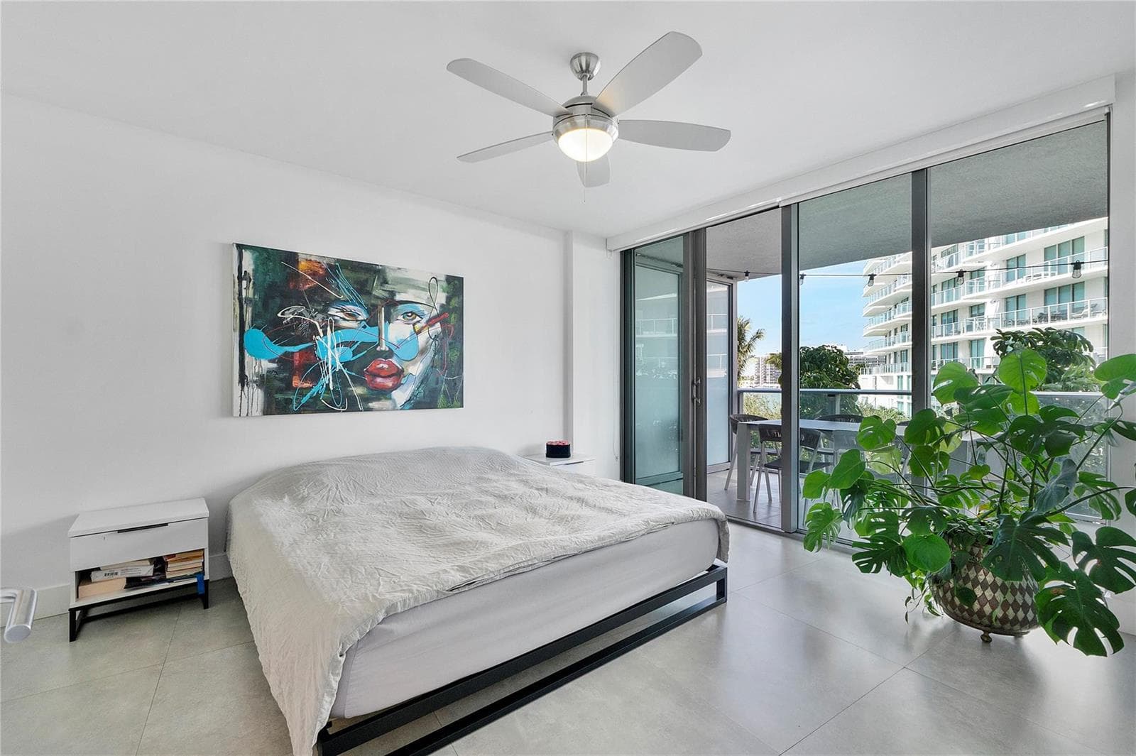 F10543445 — Miami Beach — 16