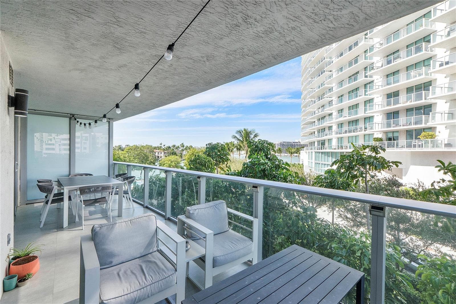 F10543445 — Miami Beach — 28