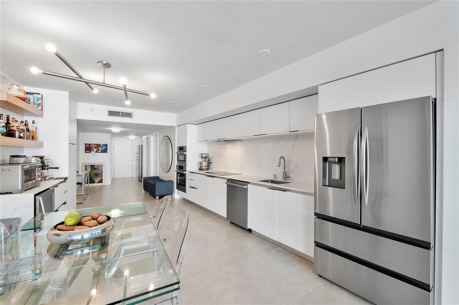 F10543445 — Miami Beach — 9