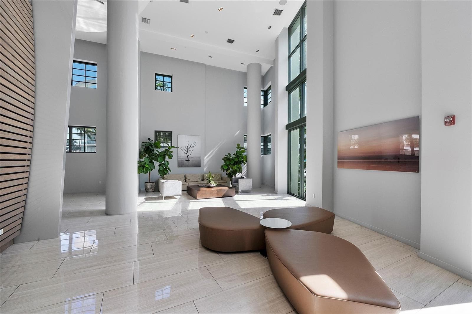 F10543445 — Miami Beach — 49
