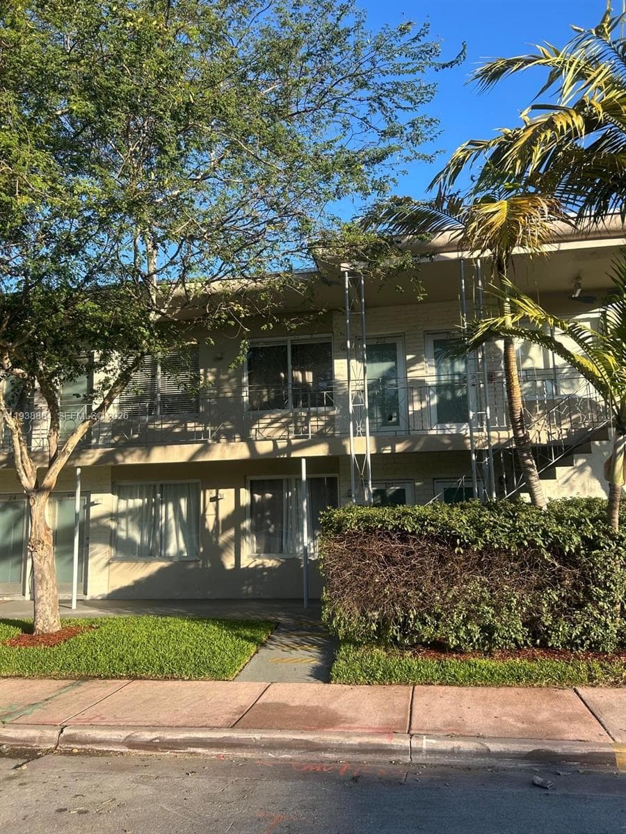 A11938884 — Miami Beach