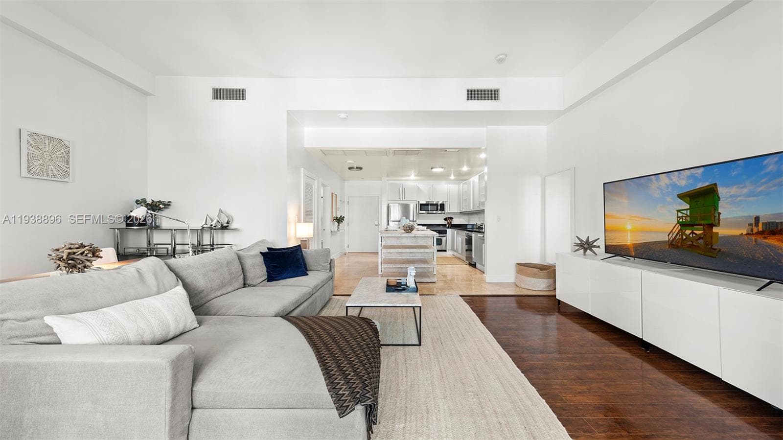 A11938896 — Miami Beach — 3