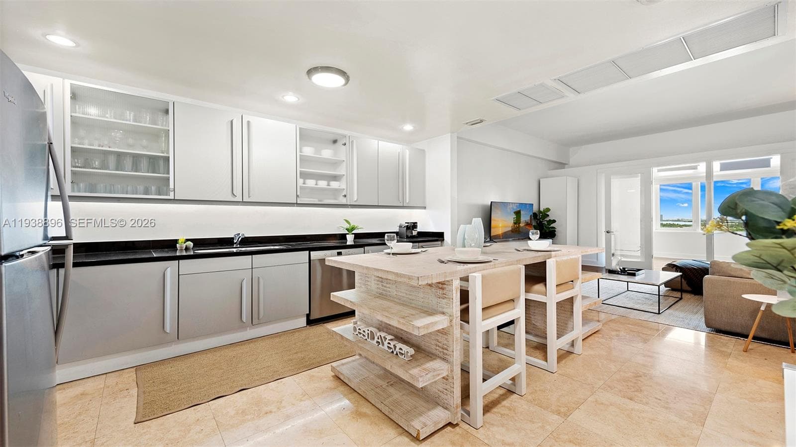 A11938896 — Miami Beach — 18