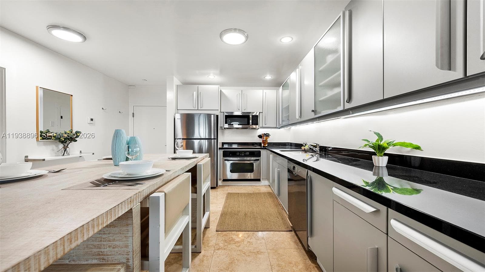 A11938896 — Miami Beach — 4