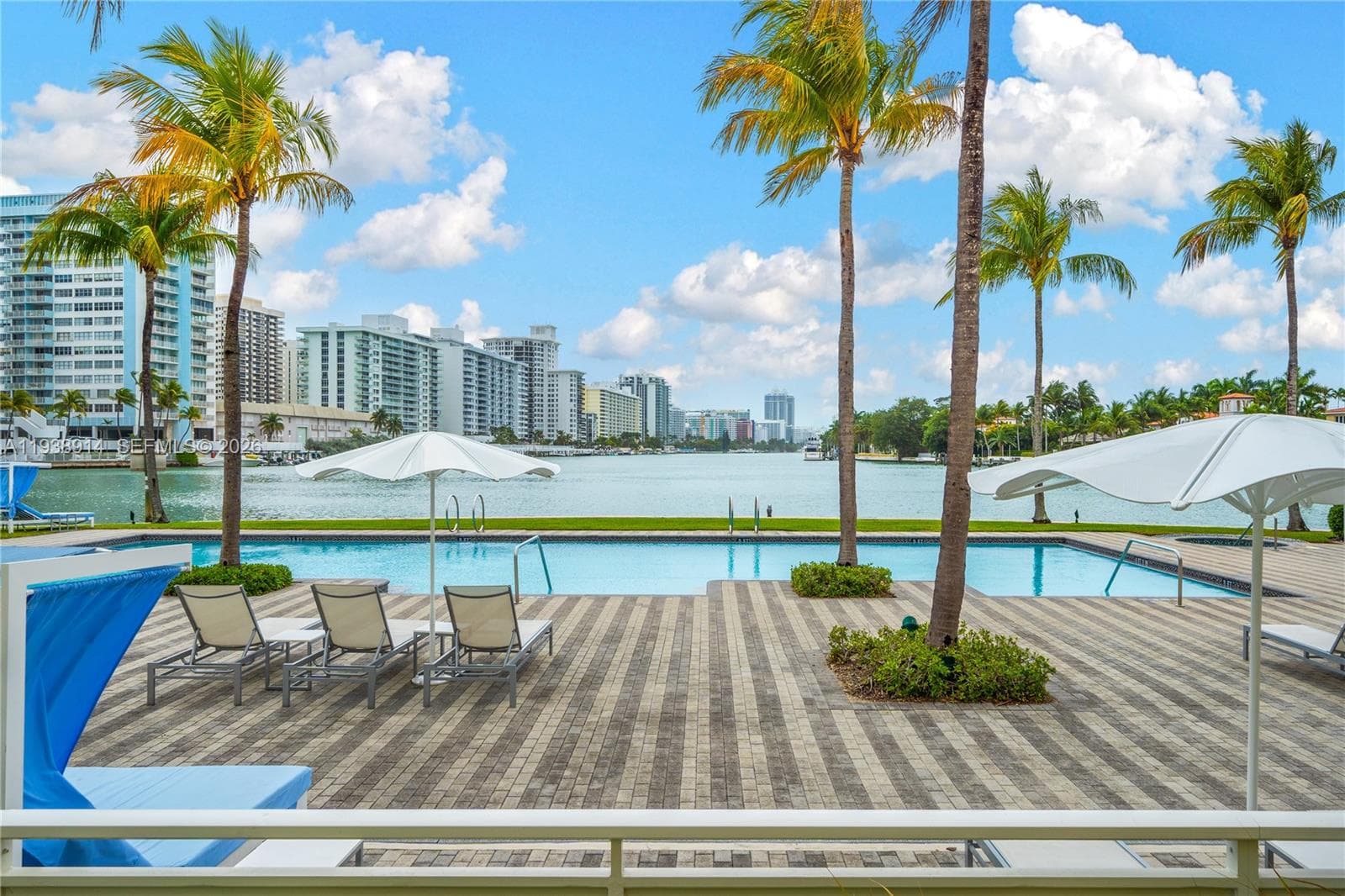 A11938914 — Miami Beach — 26