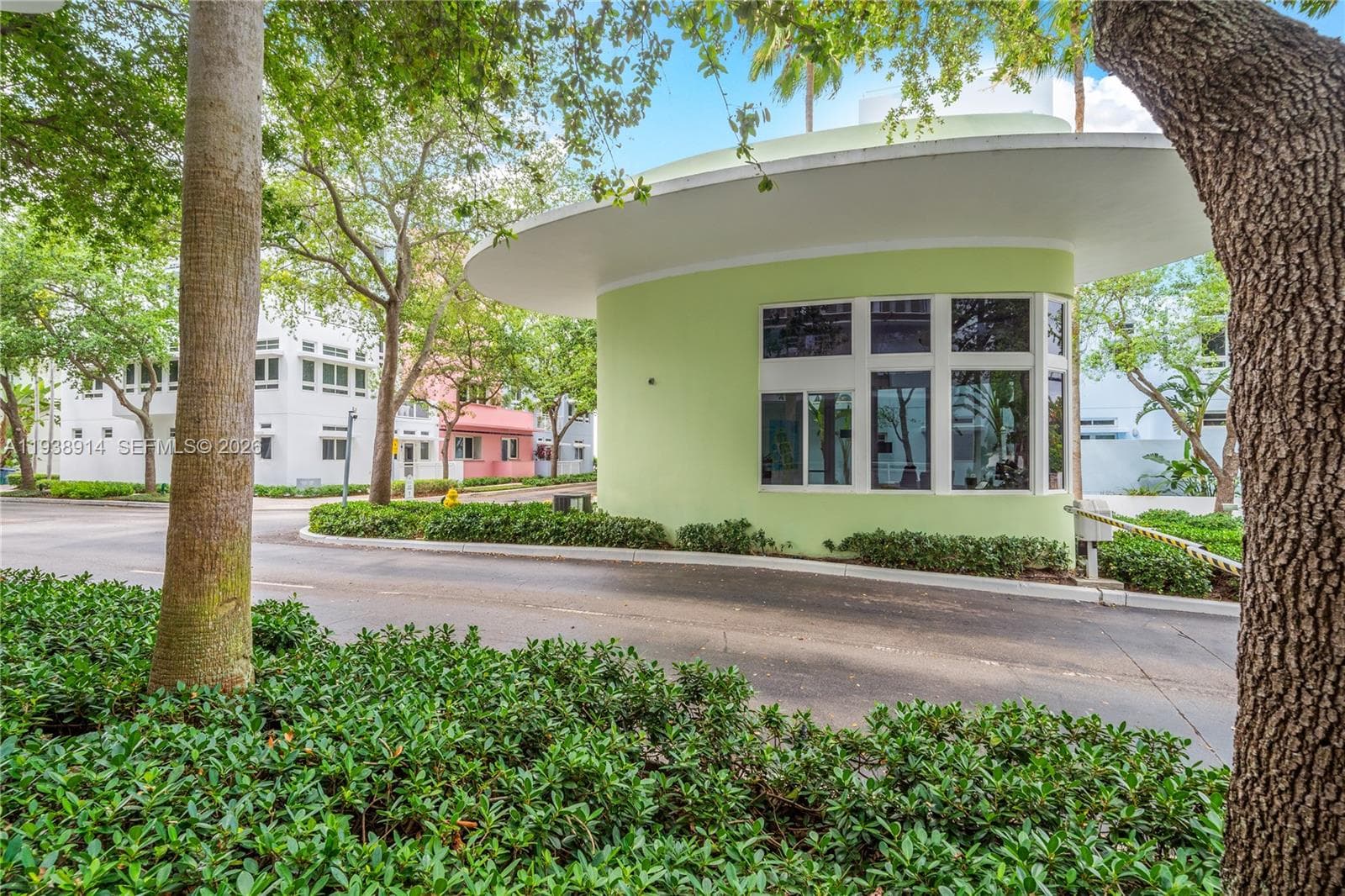 A11938914 — Miami Beach — 37