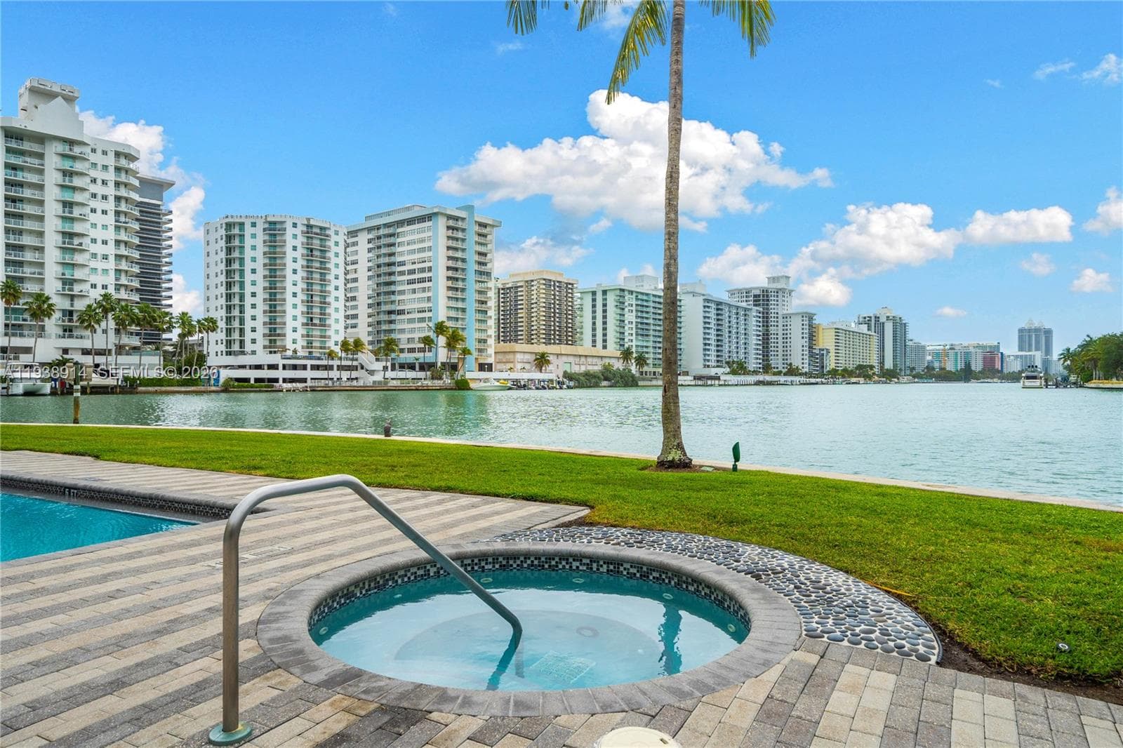 A11938914 — Miami Beach — 25