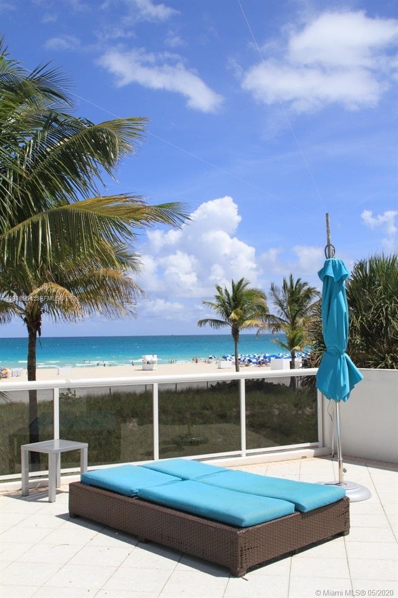 A11938954 — Miami Beach — 30