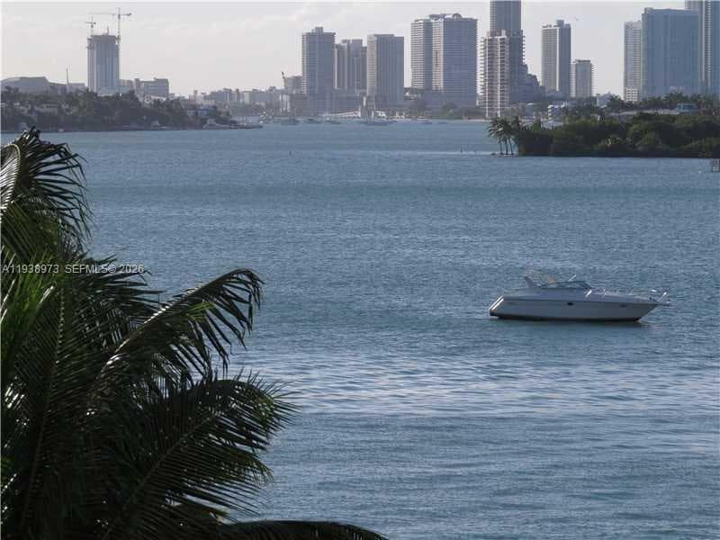 A11938973 — Miami Beach — 48