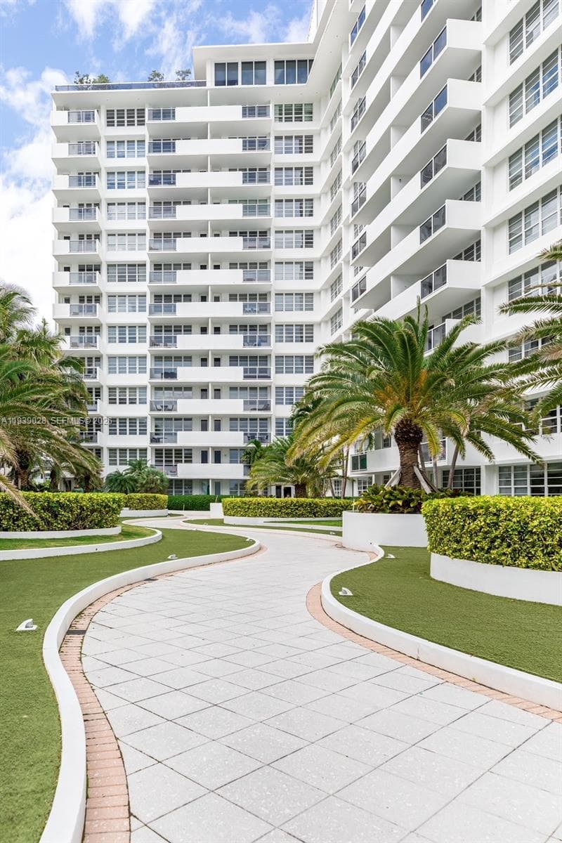 A11939028 — Miami Beach — 26