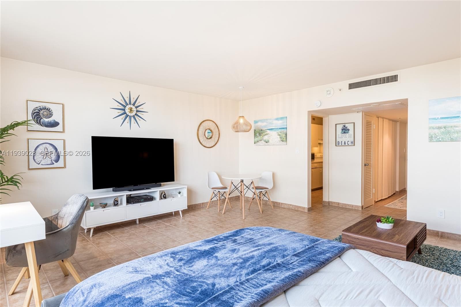 A11939028 — Miami Beach — 7