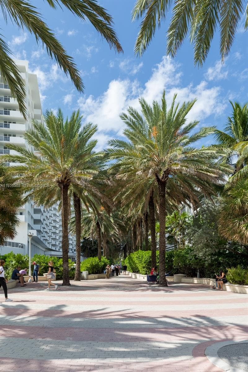 A11939028 — Miami Beach — 32