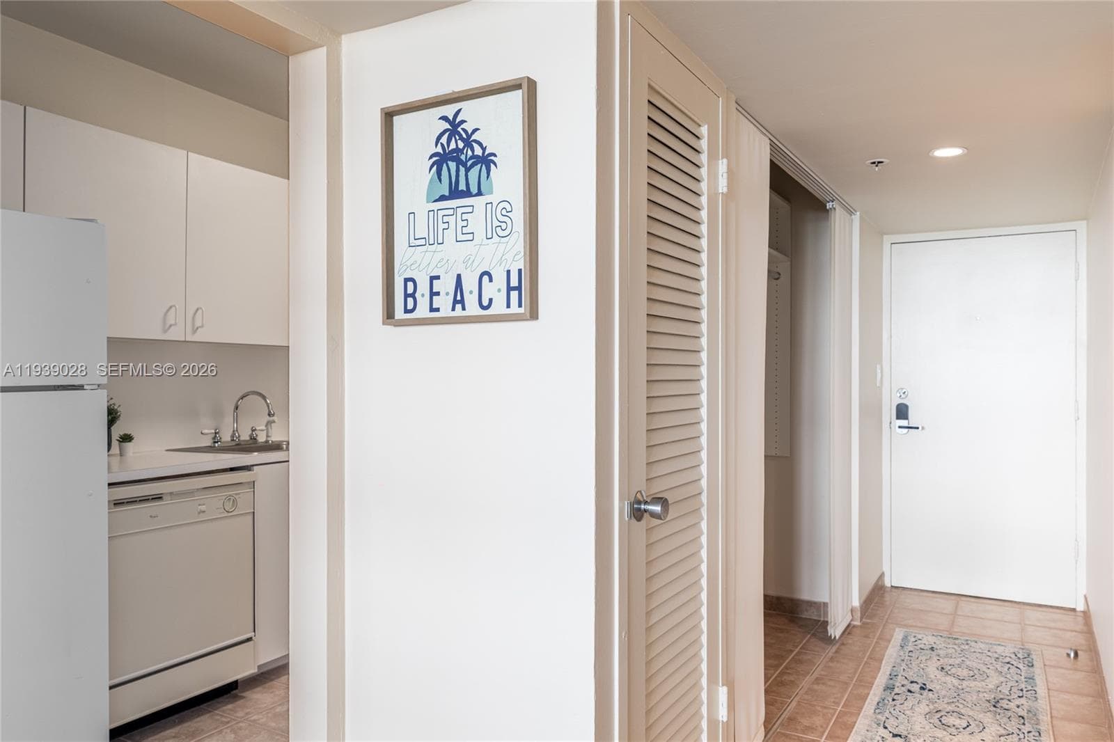 A11939028 — Miami Beach — 20