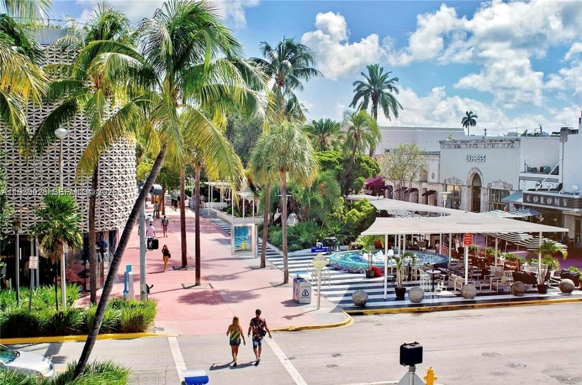 A11939028 — Miami Beach — 34