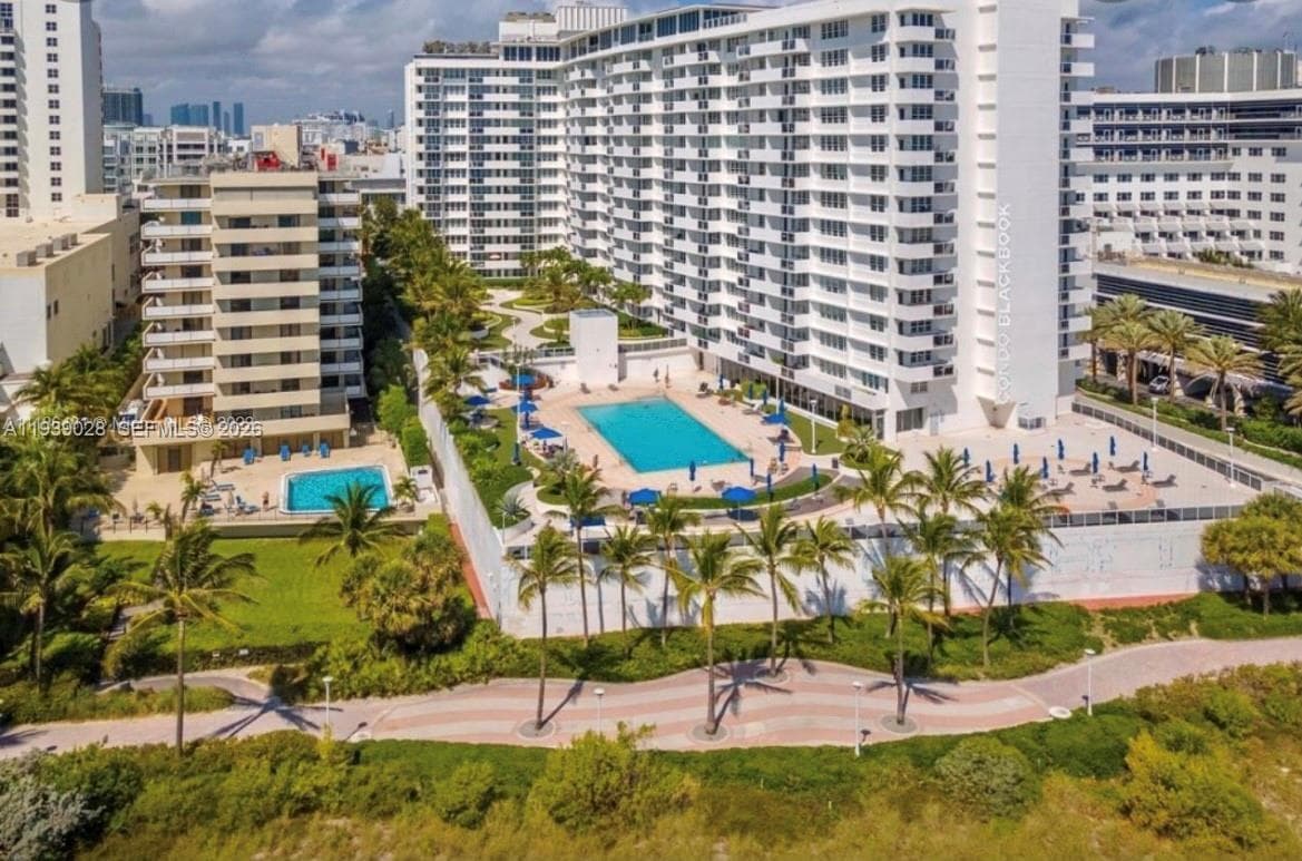 A11939028 — Miami Beach — 33