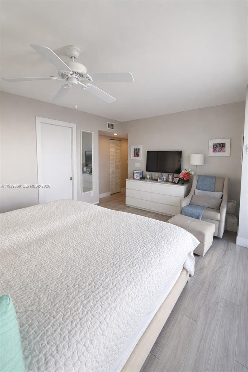 A11939069 — Miami Beach — 23
