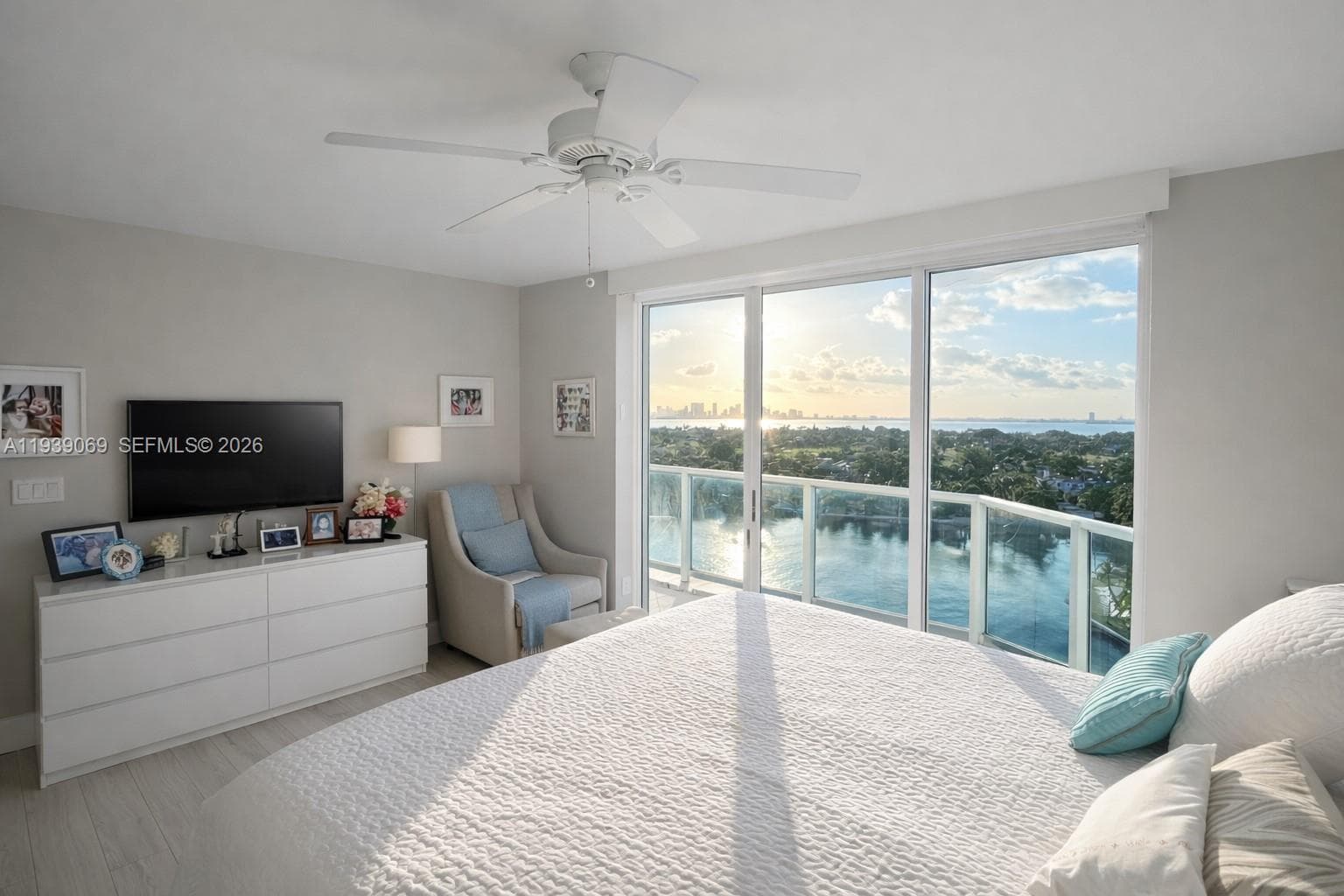 A11939069 — Miami Beach — 24