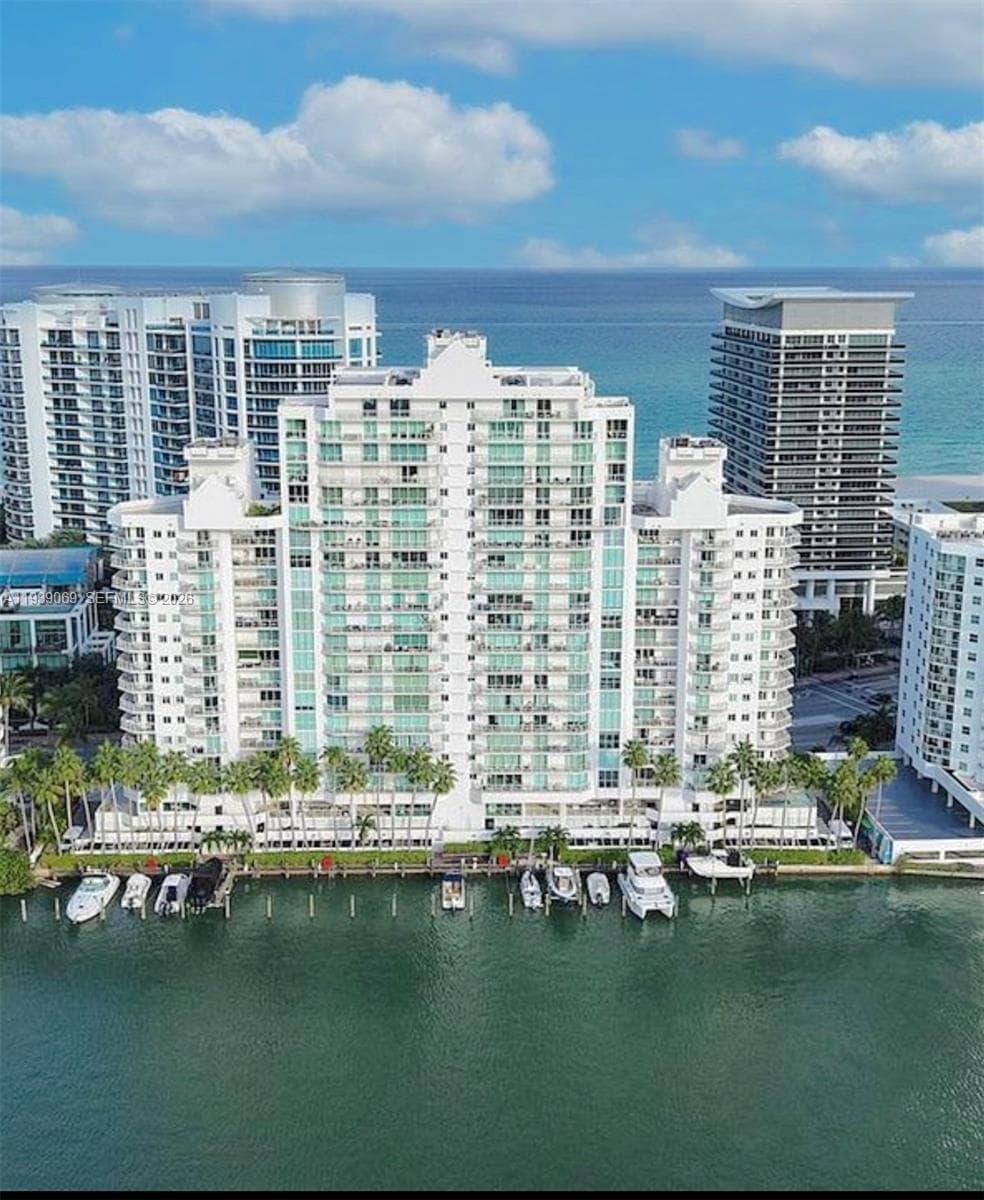 A11939069 — Miami Beach — 38