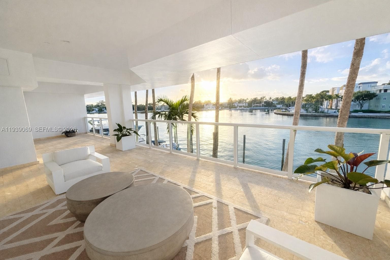 A11939069 — Miami Beach — 33