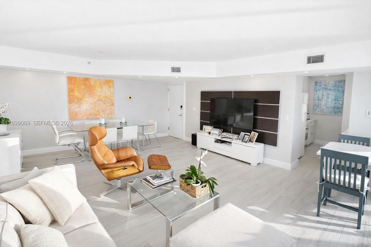 A11939069 — Miami Beach — 8
