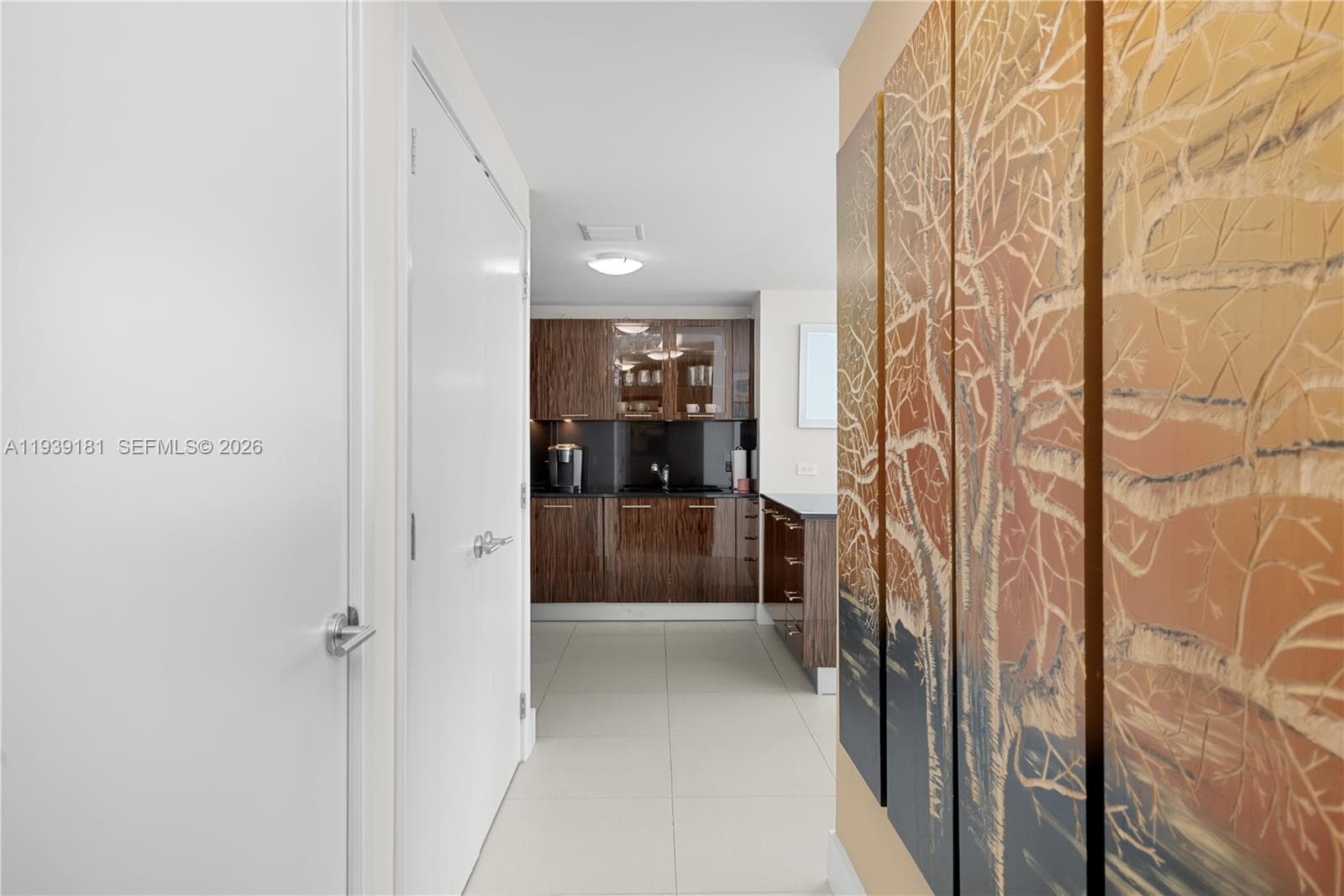 A11939181 — Miami Beach — 12