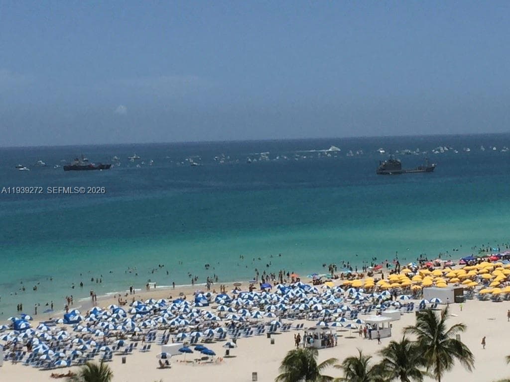 A11939272 — Miami Beach — 22