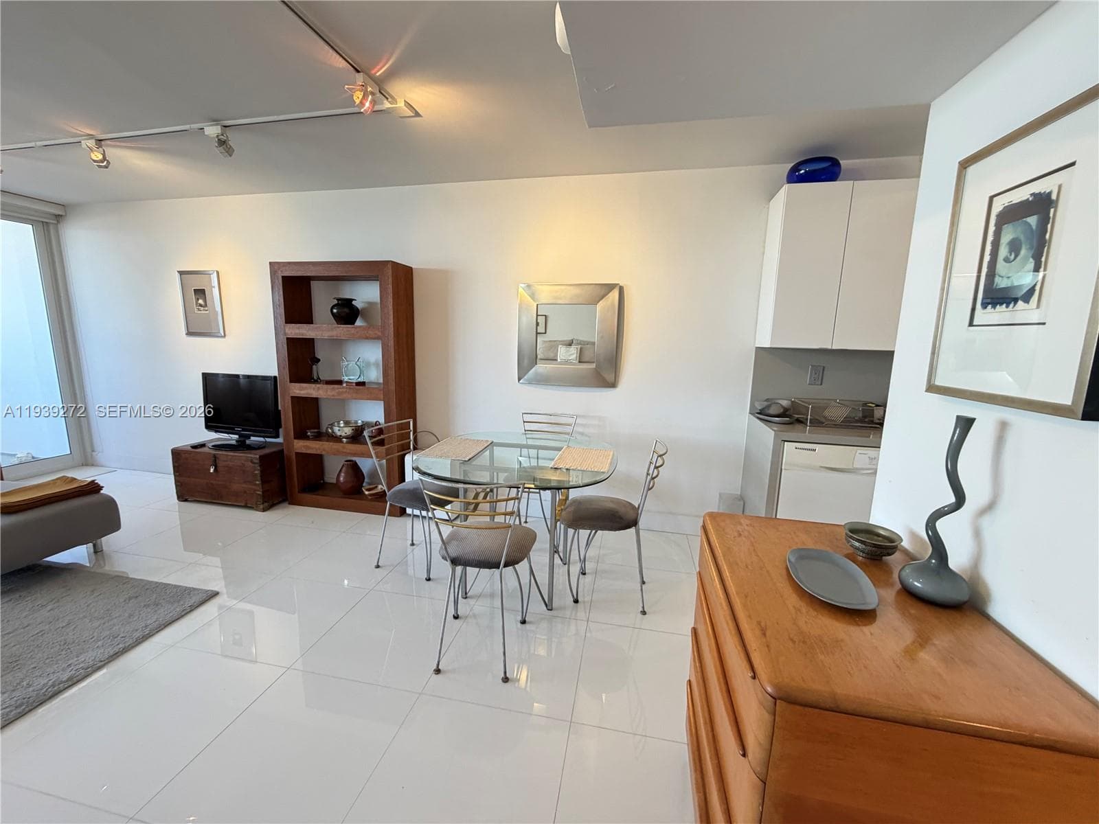 A11939272 — Miami Beach — 11