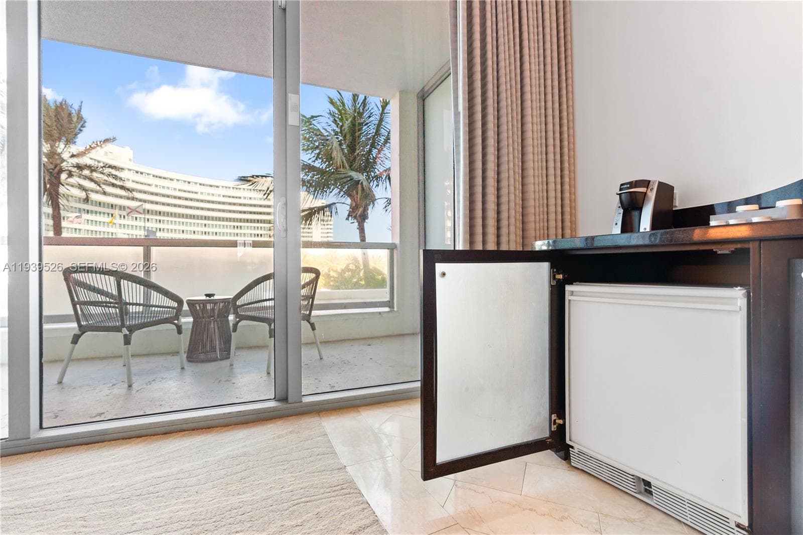 A11939526 — Miami Beach — 12