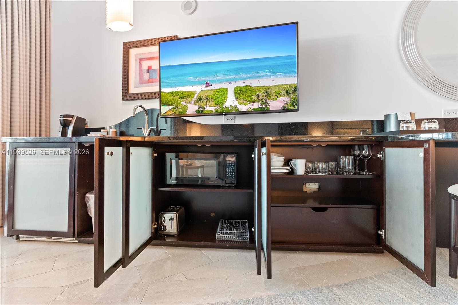 A11939526 — Miami Beach — 14