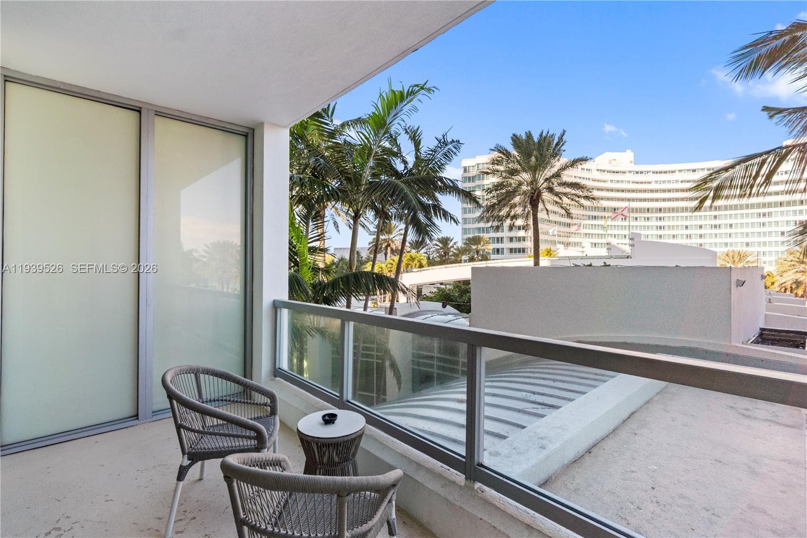 A11939526 — Miami Beach — 18
