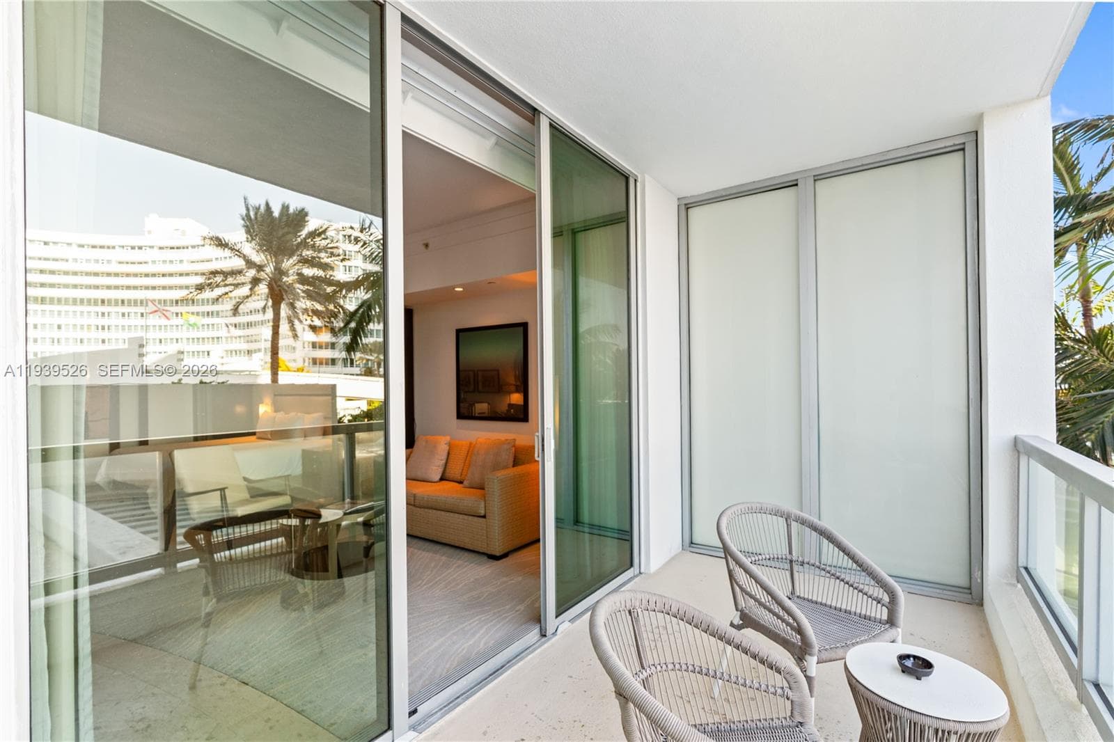 A11939526 — Miami Beach — 19