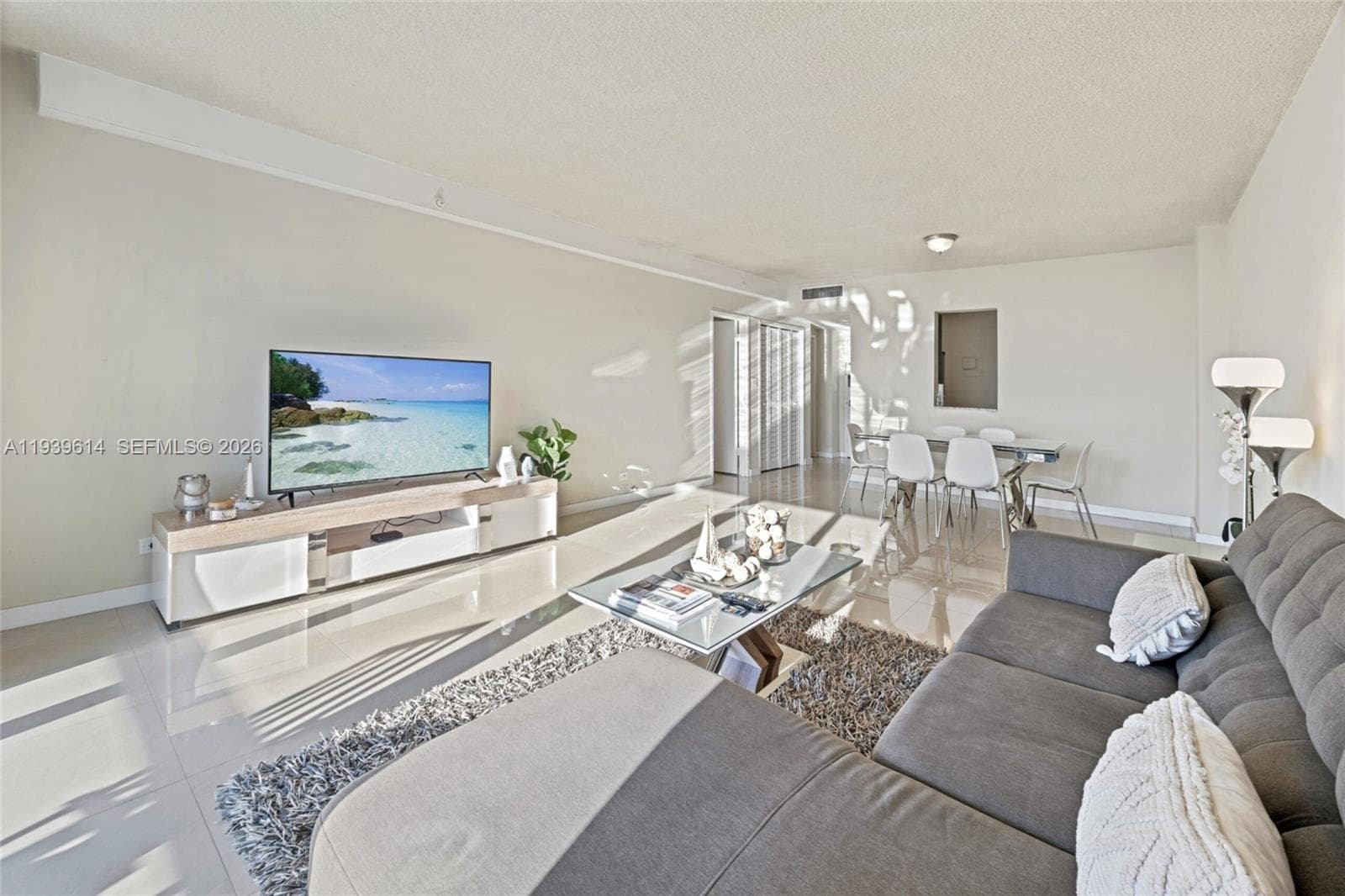 A11939614 — Miami Beach — 2