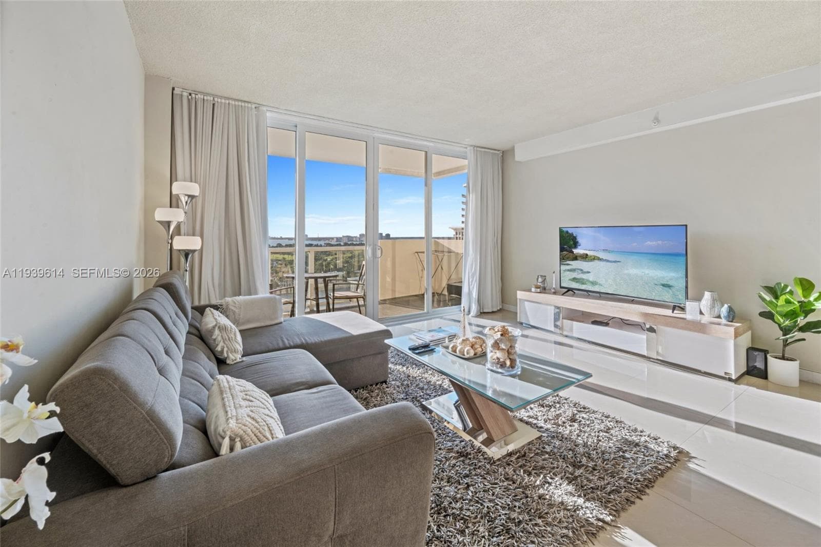 A11939614 — Miami Beach — 6