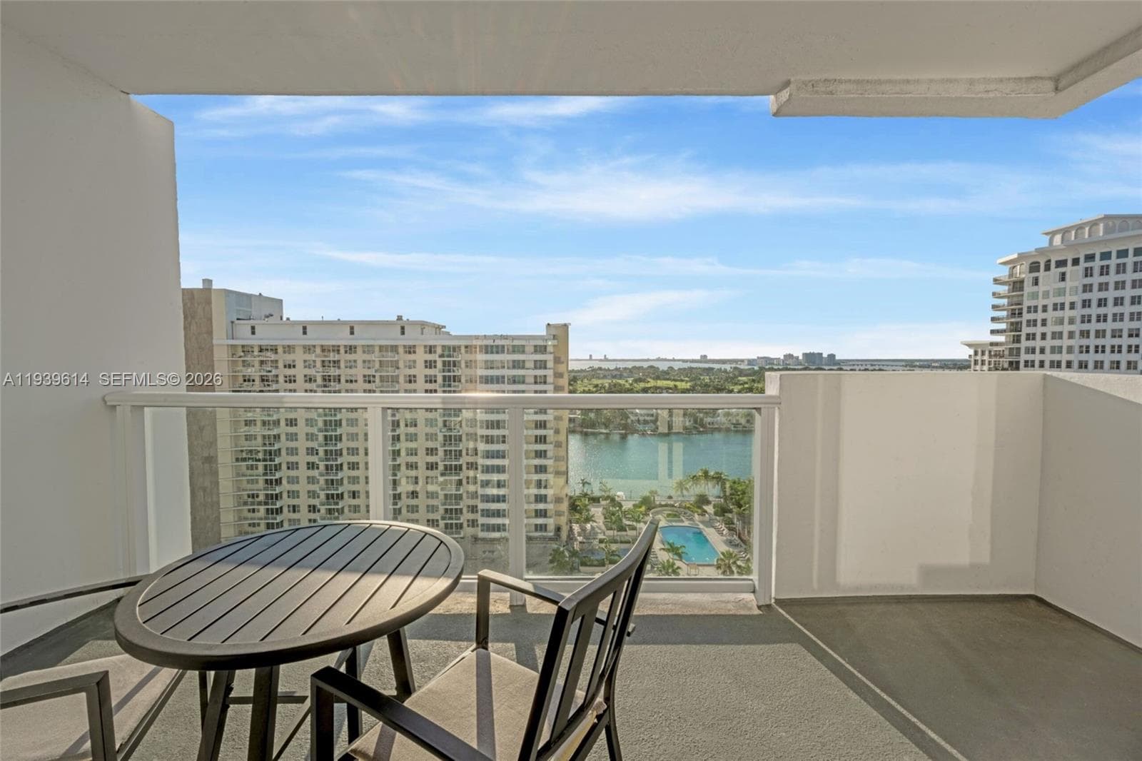 A11939614 — Miami Beach — 16