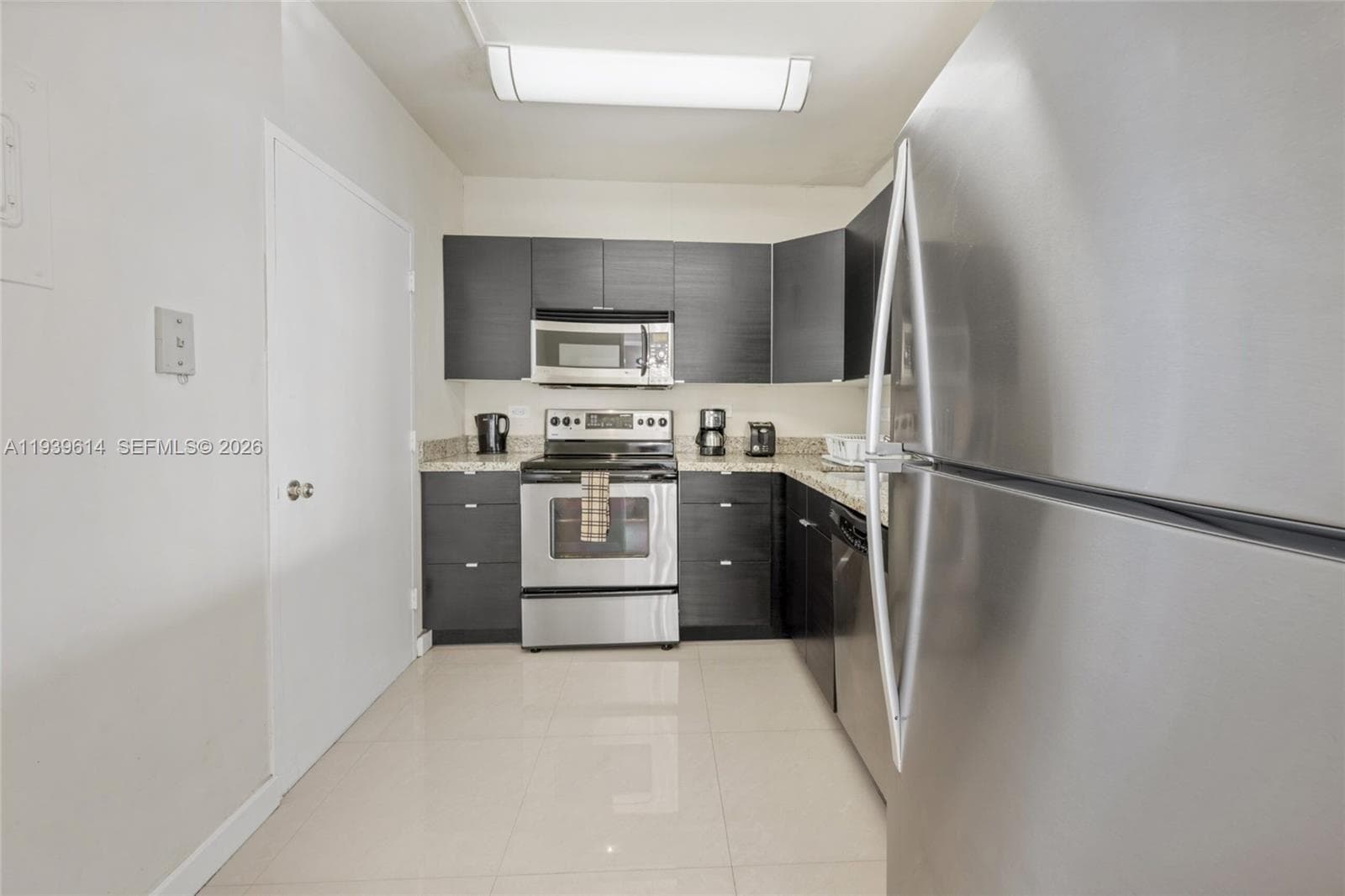 A11939614 — Miami Beach — 12