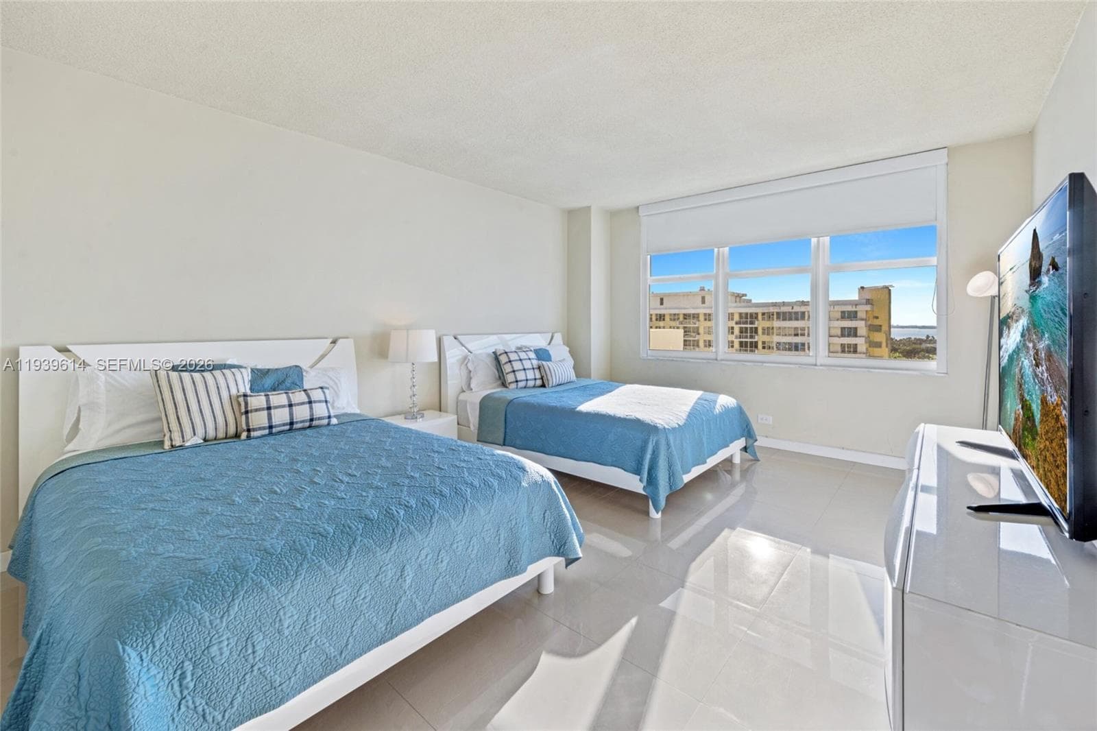 A11939614 — Miami Beach — 9