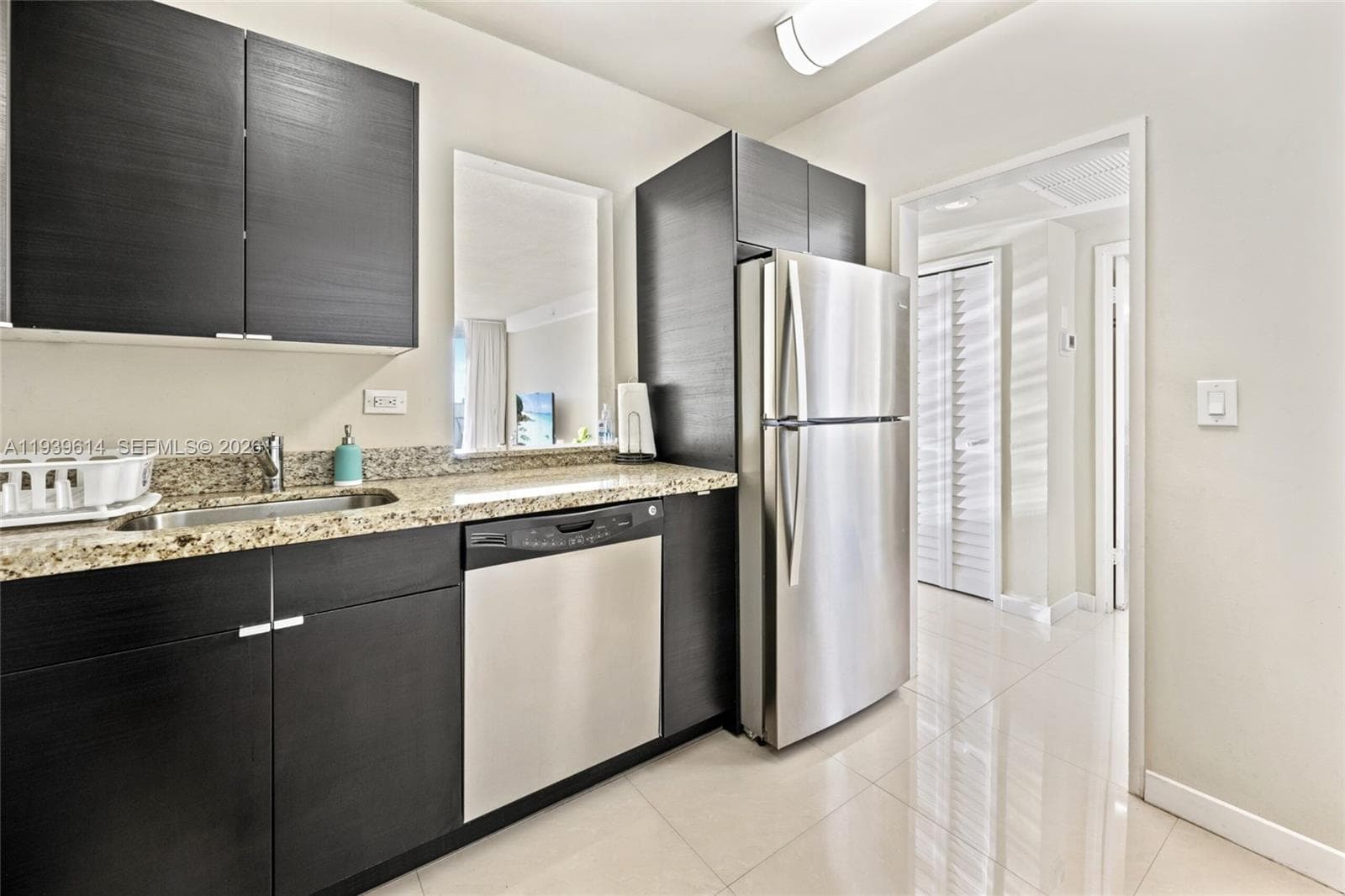 A11939614 — Miami Beach — 10