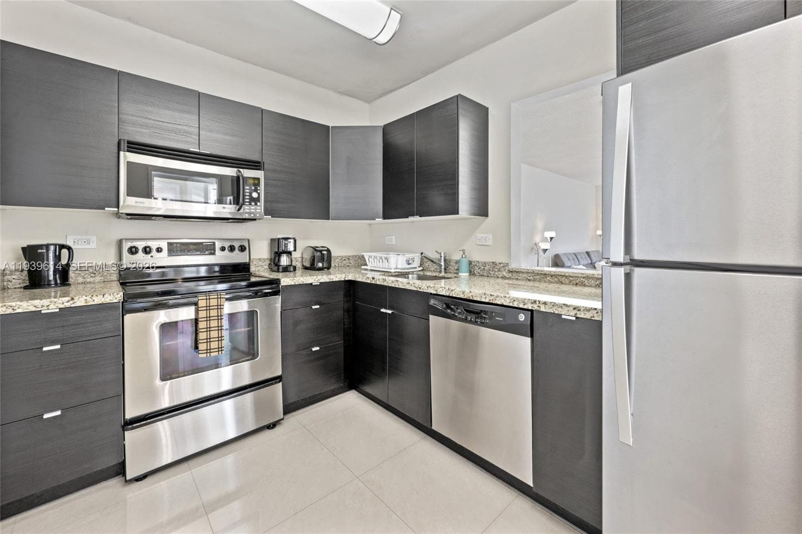 A11939614 — Miami Beach — 11