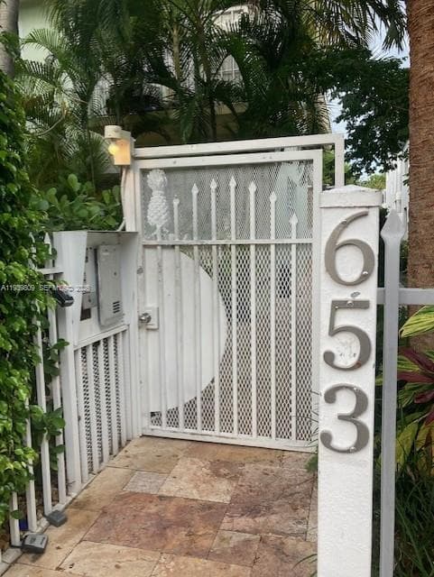 A11939809 — Miami Beach