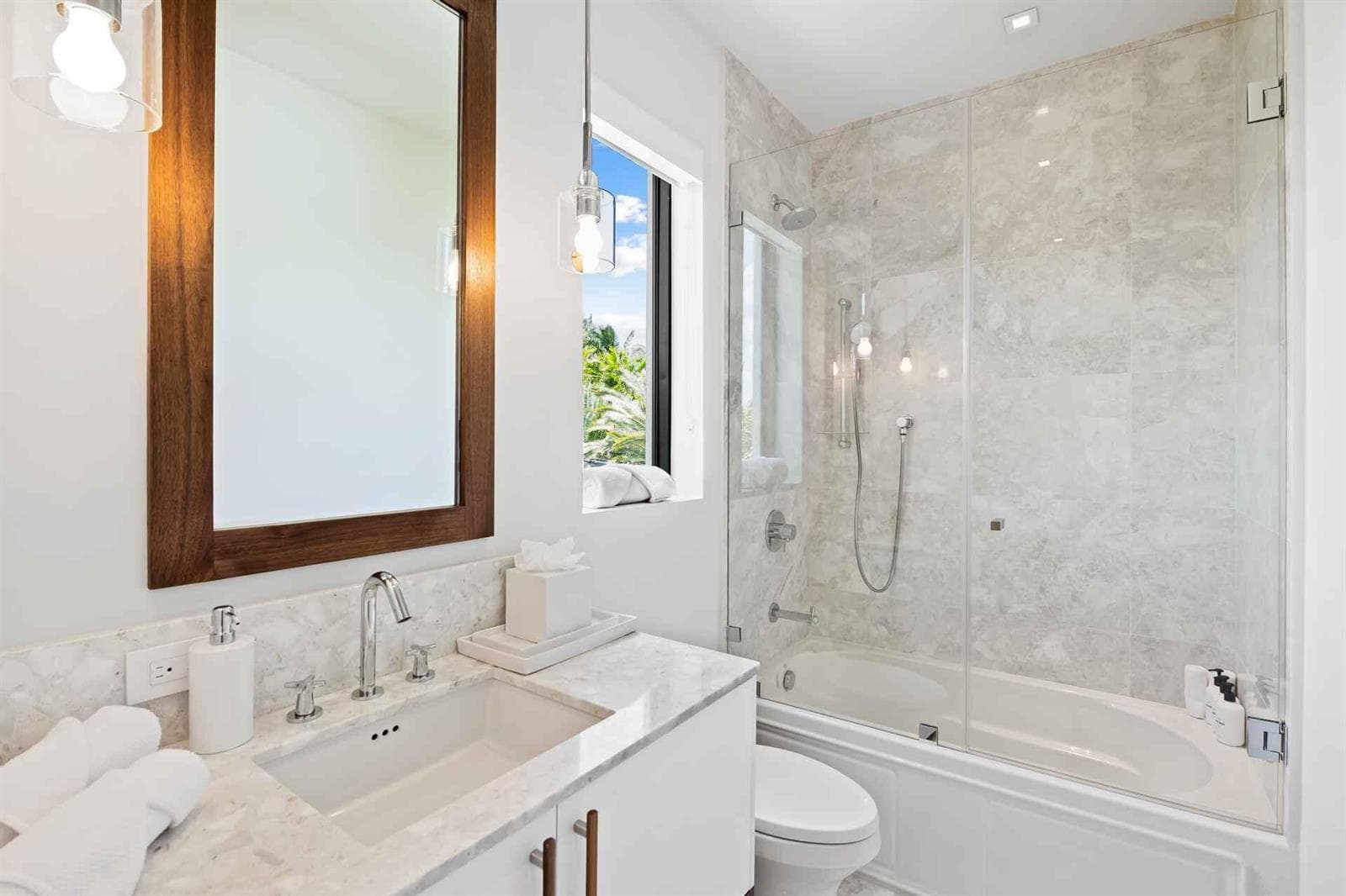 R11151894 — Miami Beach — 17