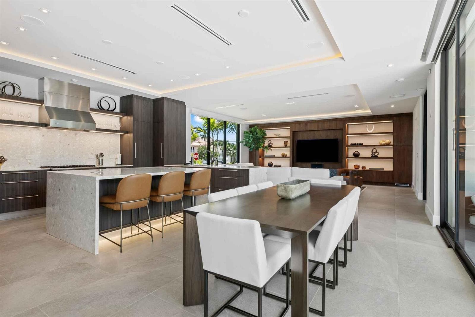 R11151894 — Miami Beach — 9
