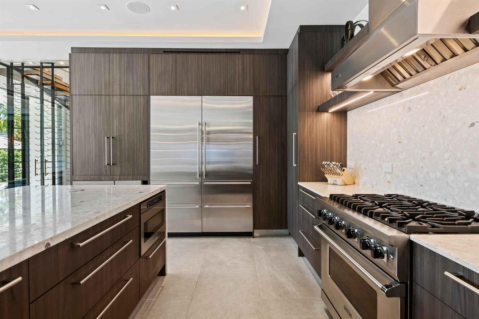 R11151894 — Miami Beach — 11