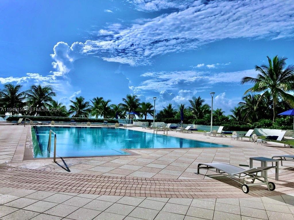 A11940159 — Miami Beach — 27