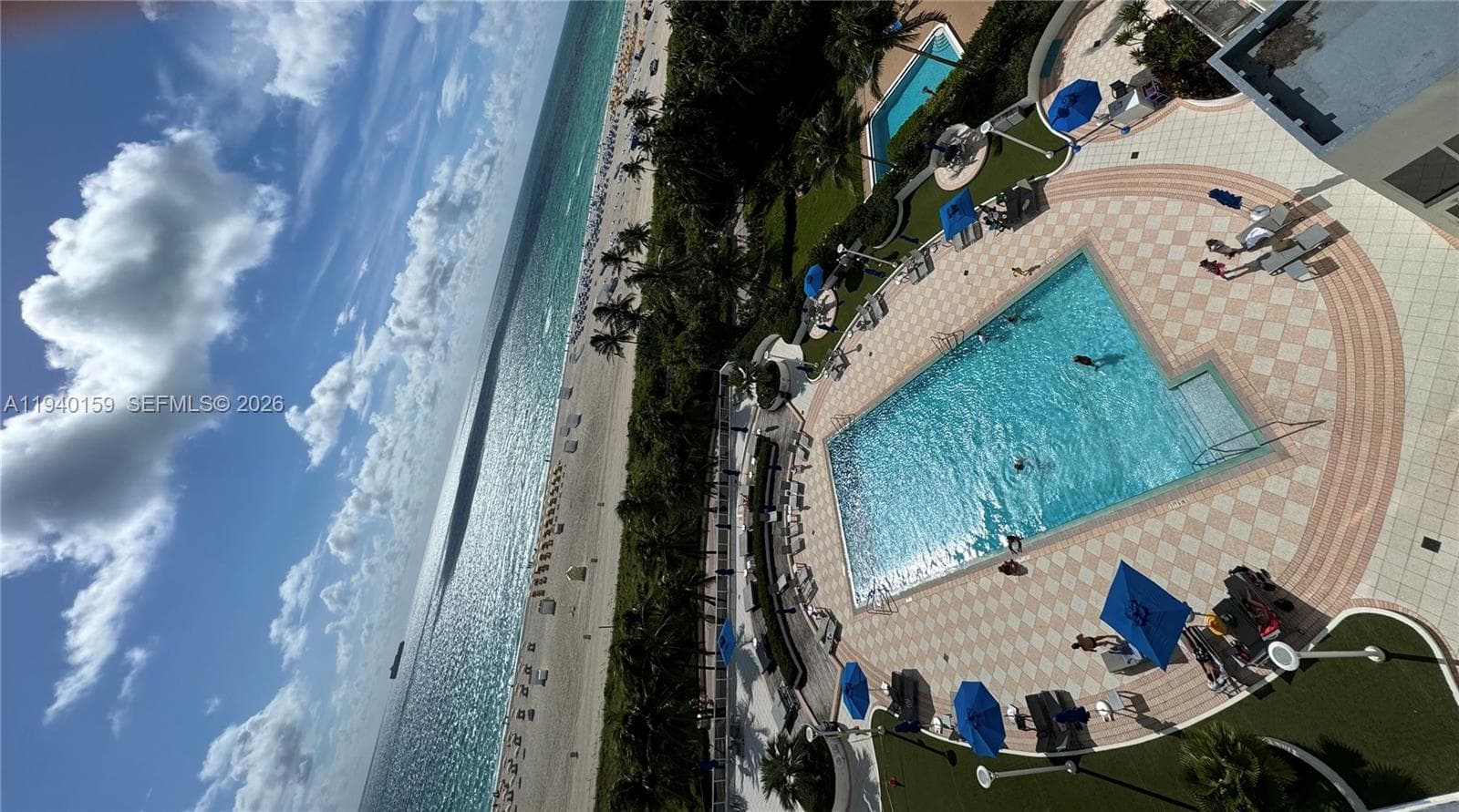 A11940159 — Miami Beach — 28