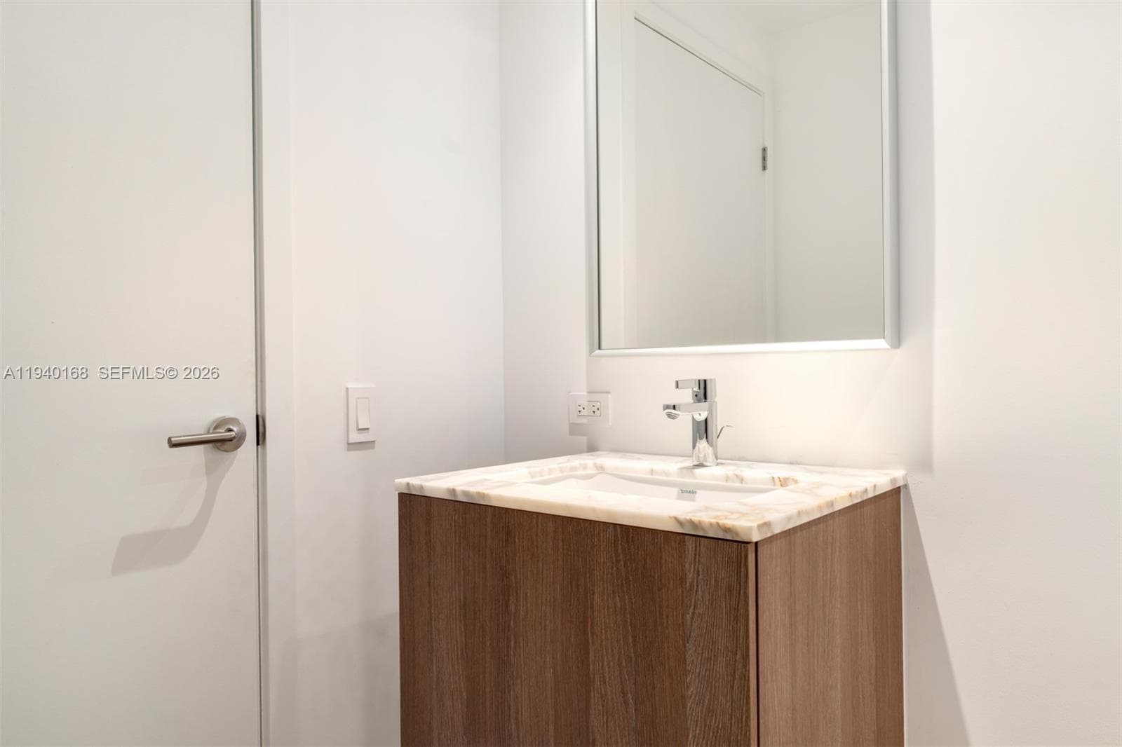 A11940168 — Miami Beach — 12